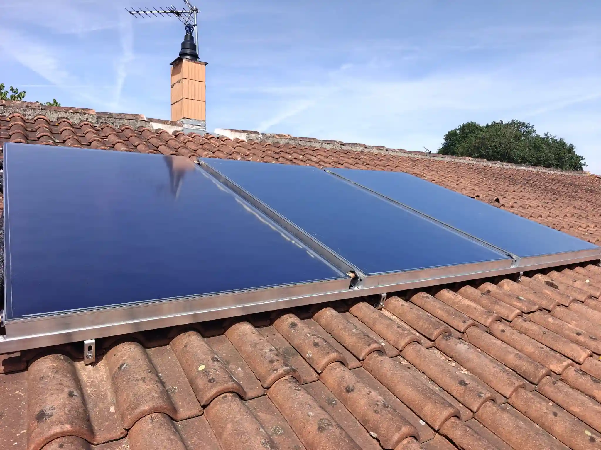 Capteurs solaires thermiques en toiture à beuvry