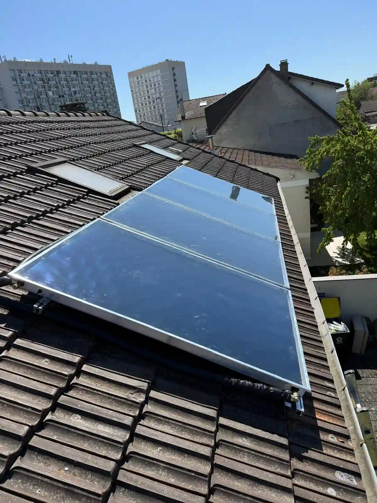 Capteurs solaires thermiques en toiture à Le bousquat